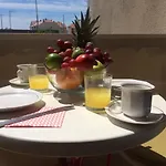 Sunny Place In אומיס