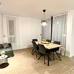 Sunny Place In דירה